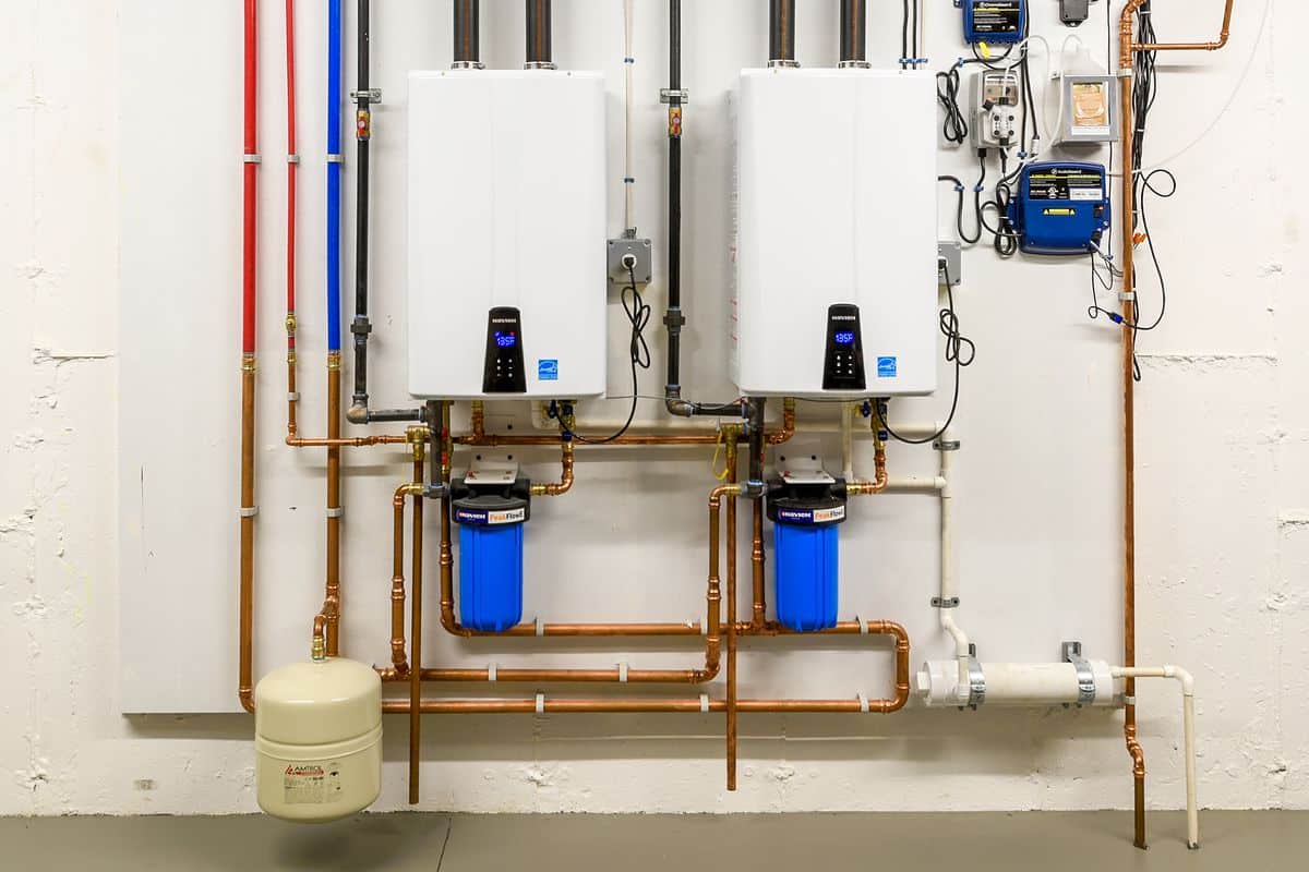 5 Star Plumbing | How long does a tankless water heater last?