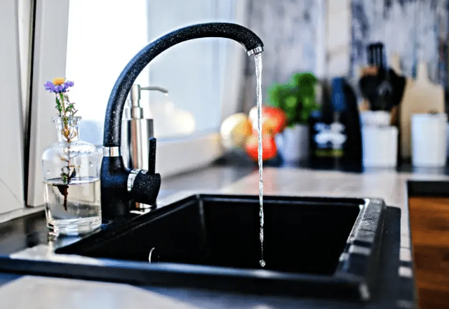 Precision Plumbing: The Craft of New Faucet Installation