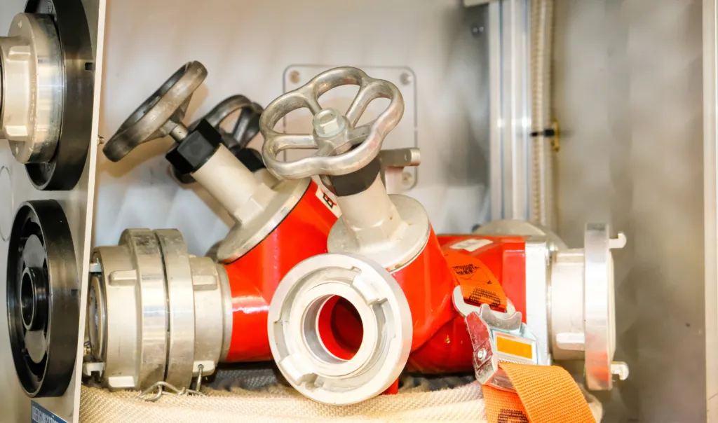 Recessed washing machine water supply valves